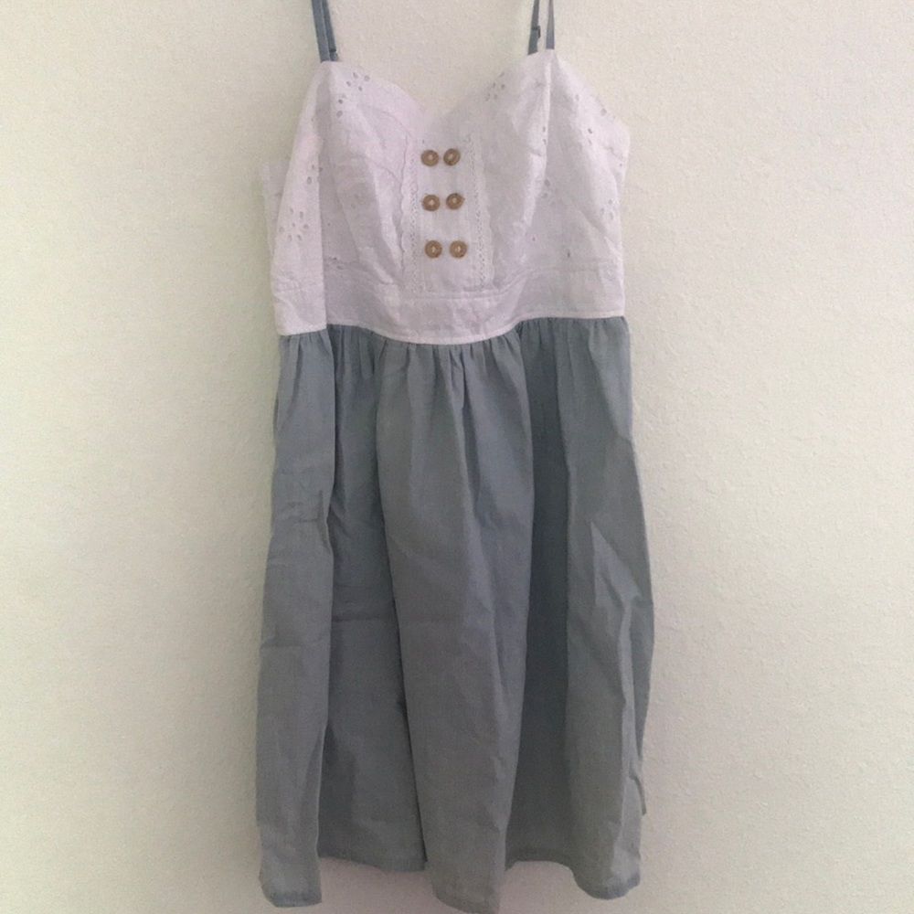 Dress - Picture 2 of 7